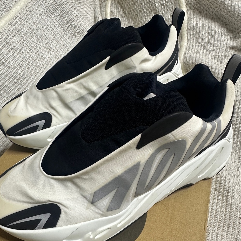 Yeezy 700